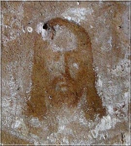 В белорусском монастыре на стене появился нерукотворный лик Христа
