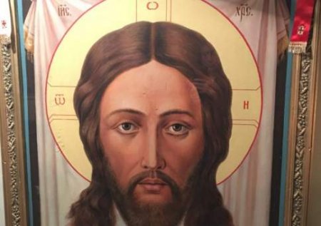 В жамбылском городе Каратау плачет икона  Спасителя.